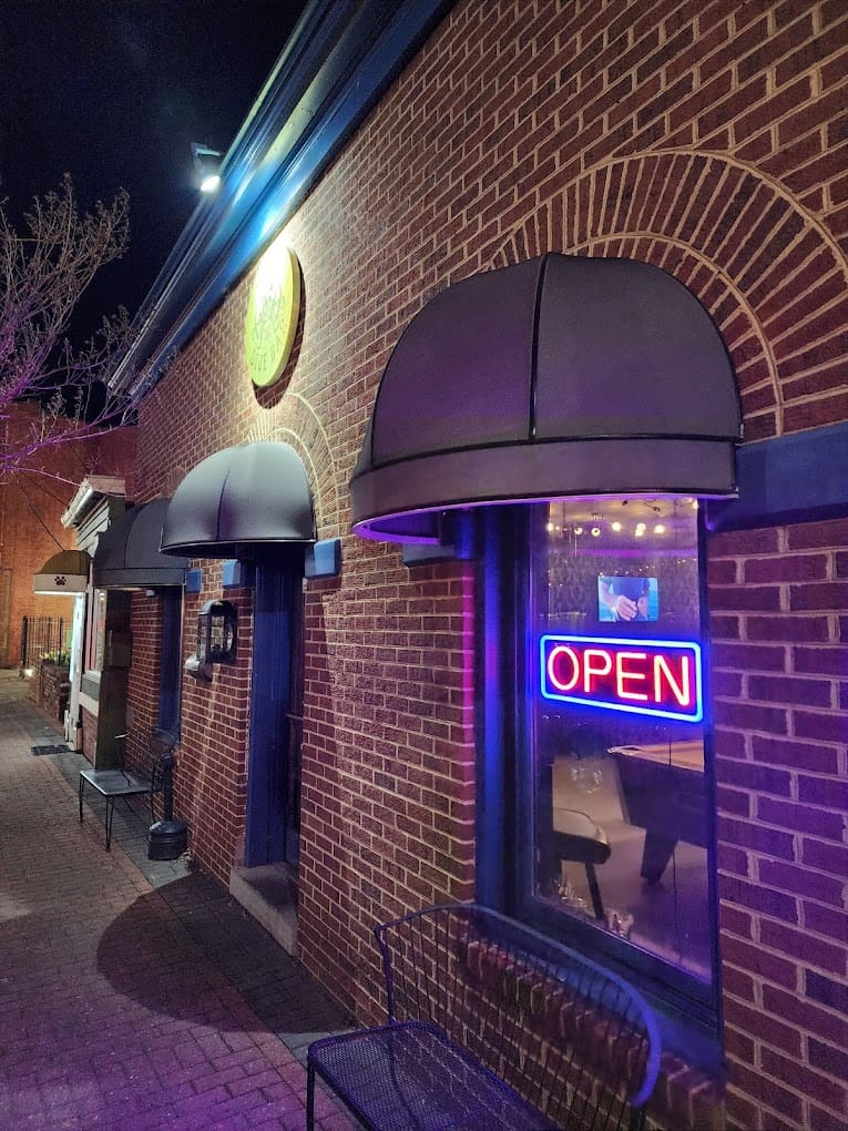 Phoebus Dive Bar